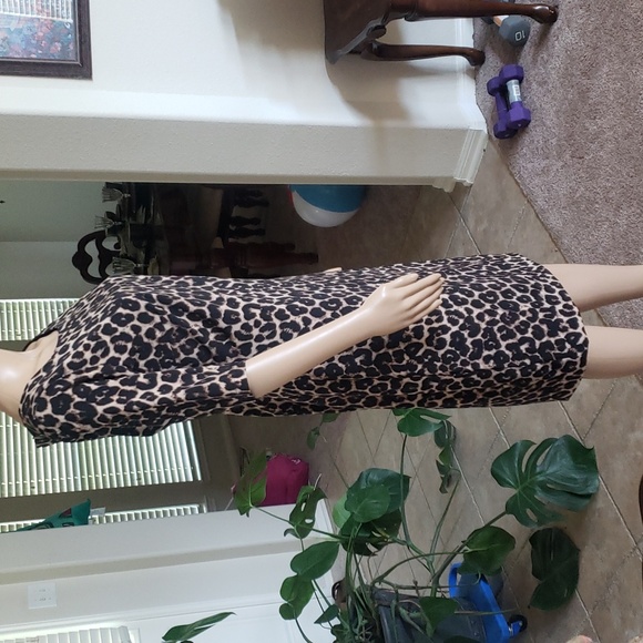 NWT M Single Los Angeles cheetah print lined midi quarter sleeve satin feel - Picture 4 of 9